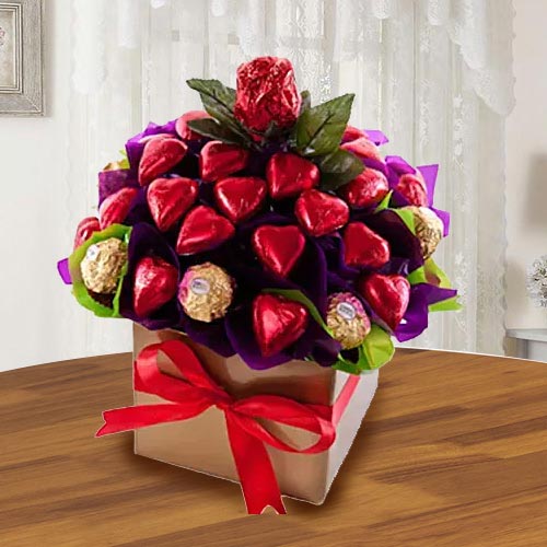 Exclusive Arrangement of Ferrero Rocher n Heart Shaped Hond made Chocolates