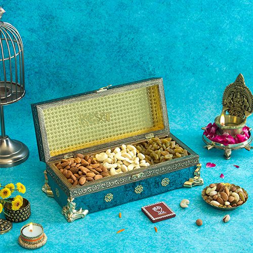 Delectable Nut Assortment For Diwali