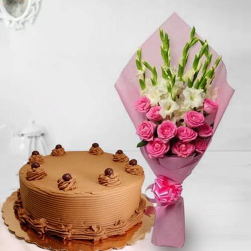 Exquisite Roses n Gladiolus Bouquet with Chocolate Cake