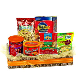 Delectable Snacks Hamper