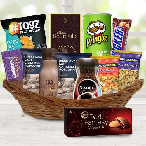 Spectacular Gourmets Selection Gift Basket