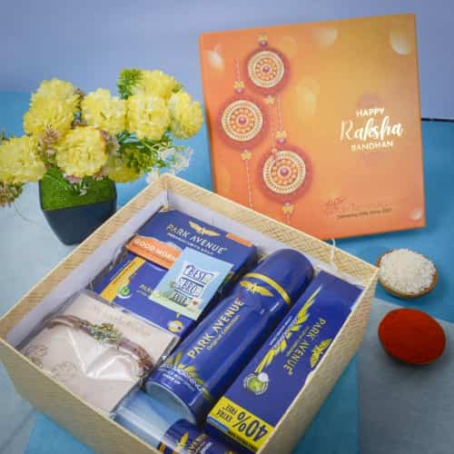 Attractive Rakhi n Park Avenue Grooming Kit Combo